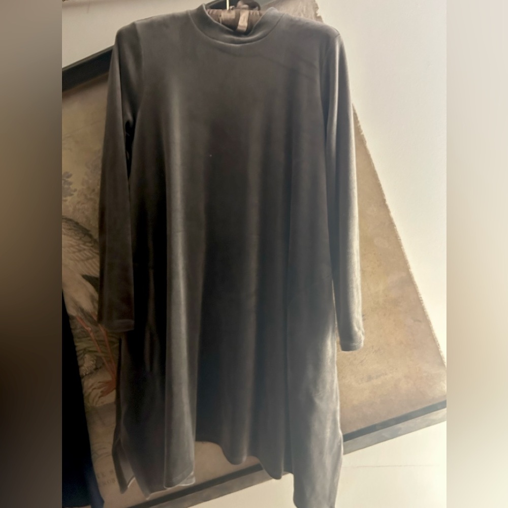 * J Jill Pure Jill Velvet Dress SZ Medium Petite can fit Medium *